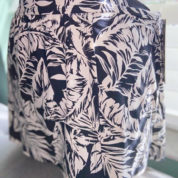 Catalina women’s skirted bottom swimwear - Picture 8 of 9